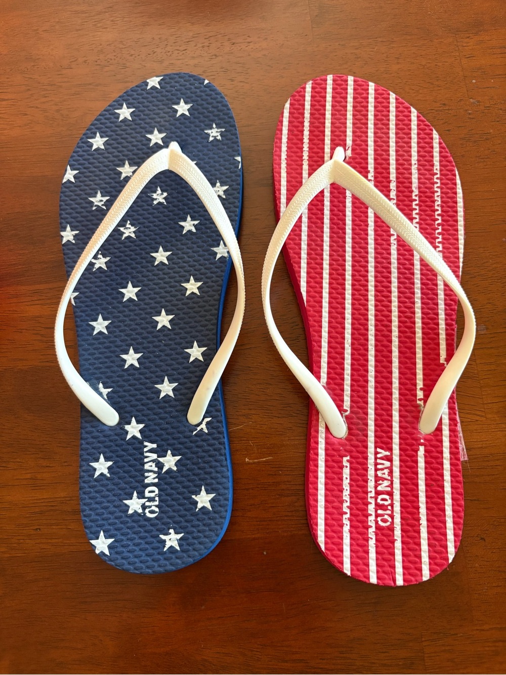 🩴 Old Navy Patriotic Red & Blue Stars and Stripes Flip Flops size 9 🇺🇸